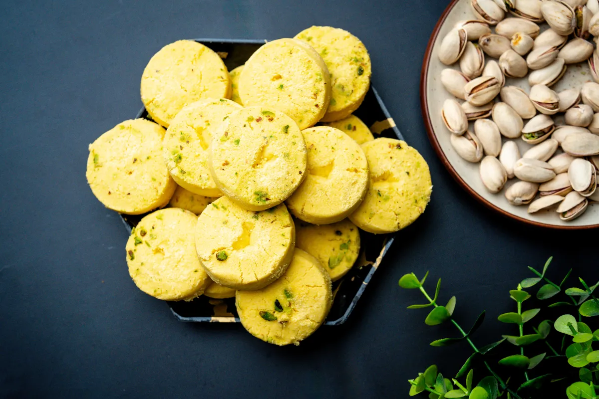 DSC03642-cookies Nankhatai Besan Pista - Image 2